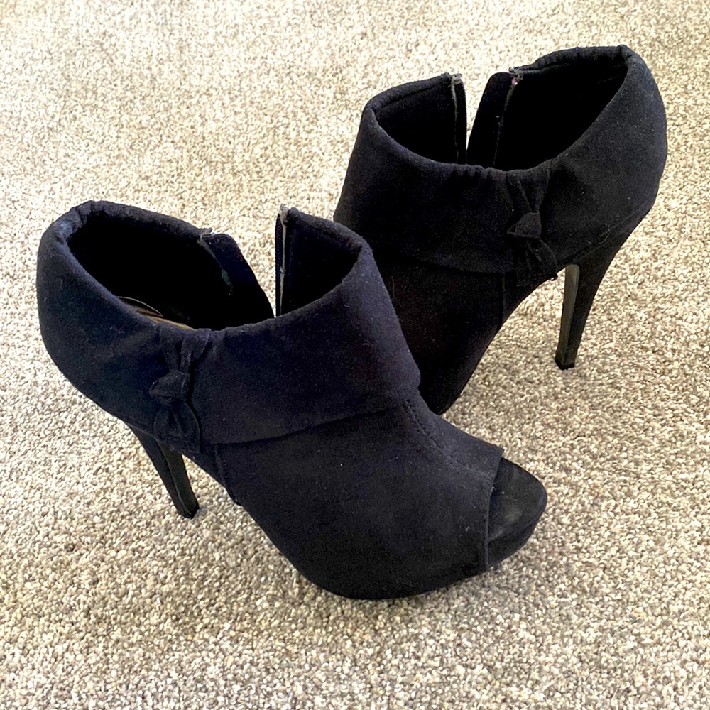 Black Charlotte Russe open tie high heel booties